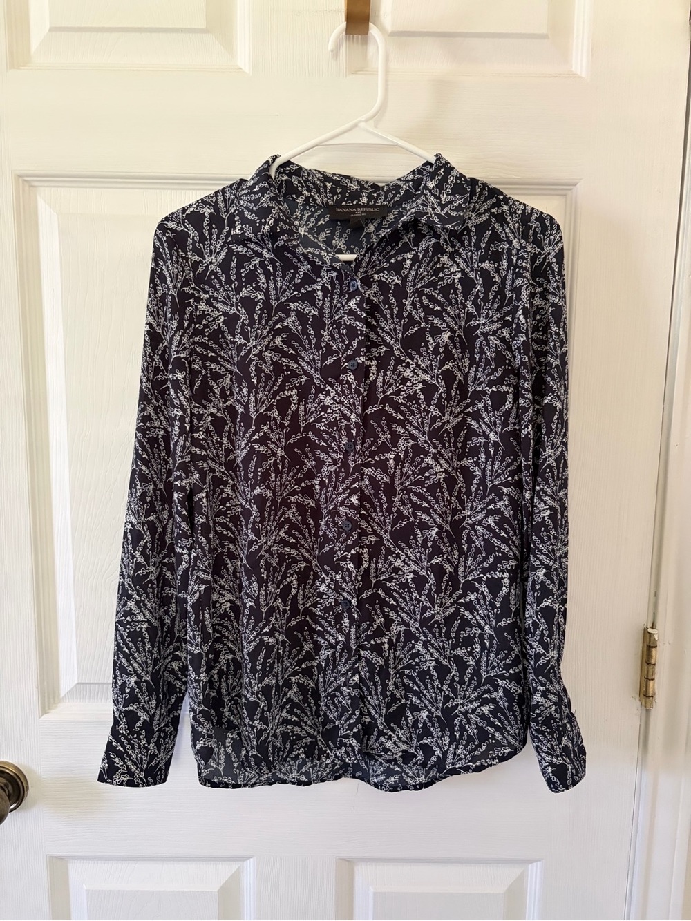 Banana Republic Dark Navy and White Botanical Button-Down Shirt
